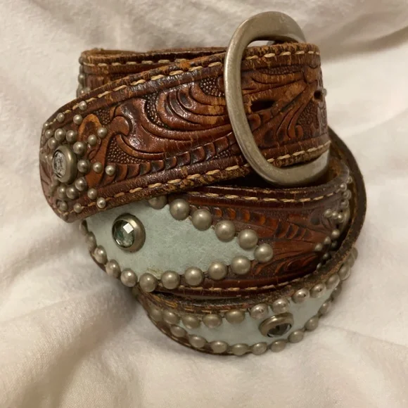 Below The Belt - Picture 4 of 8